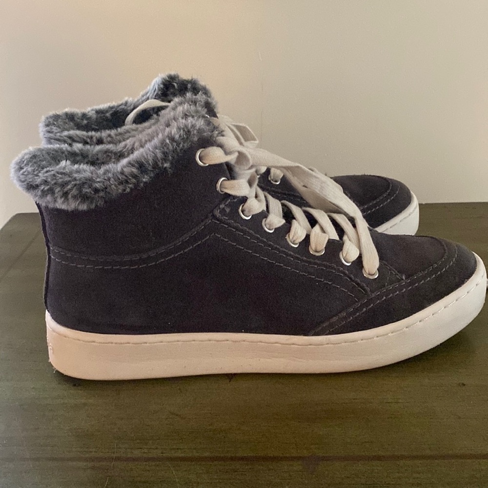 Dolce Vita trudge high top sneaker.